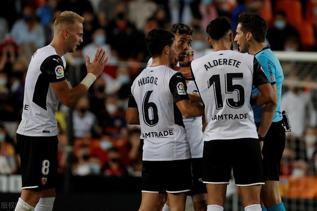 建队基石！巴萨即将官宣与佩德里和加维续约