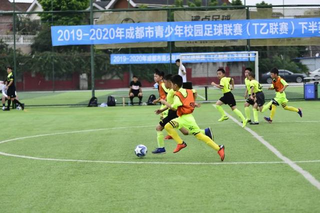 杨晨谈青训人才流失：目前基层教练培训不完善